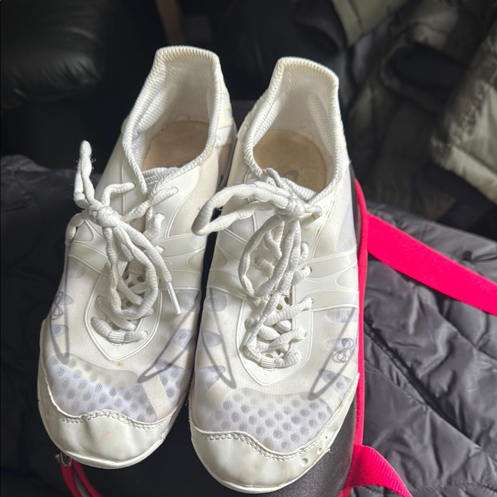 Nfinity White Cheer Shoes